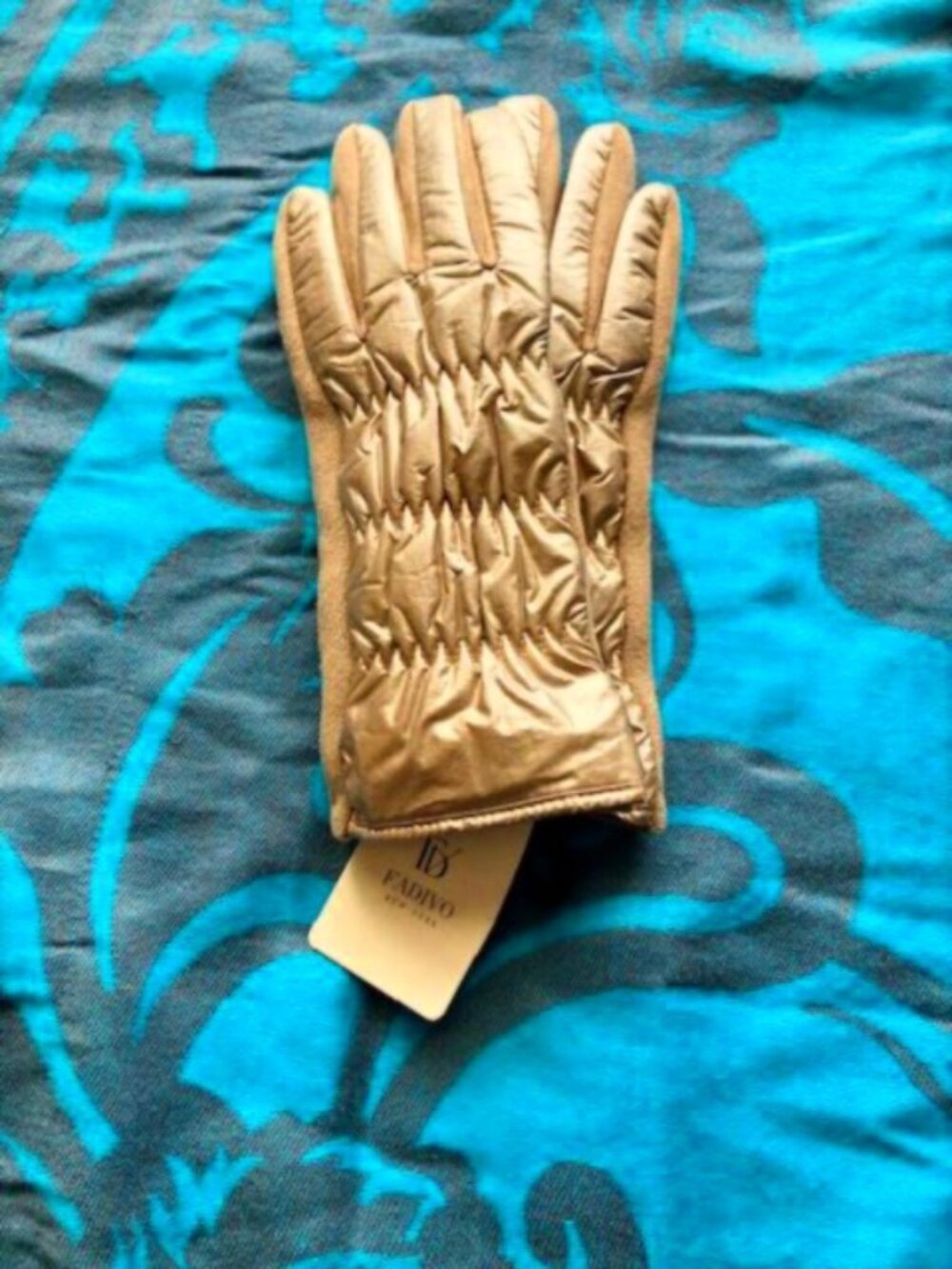 NWT Fadivo Gold Gloves